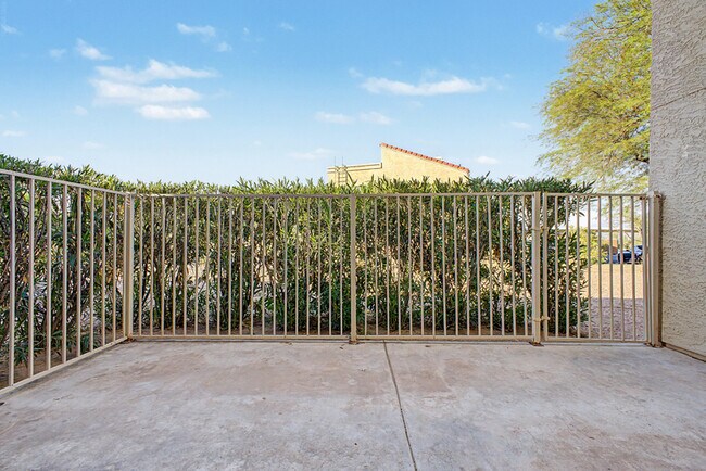 Building Photo - 16624 E Palisades Blvd