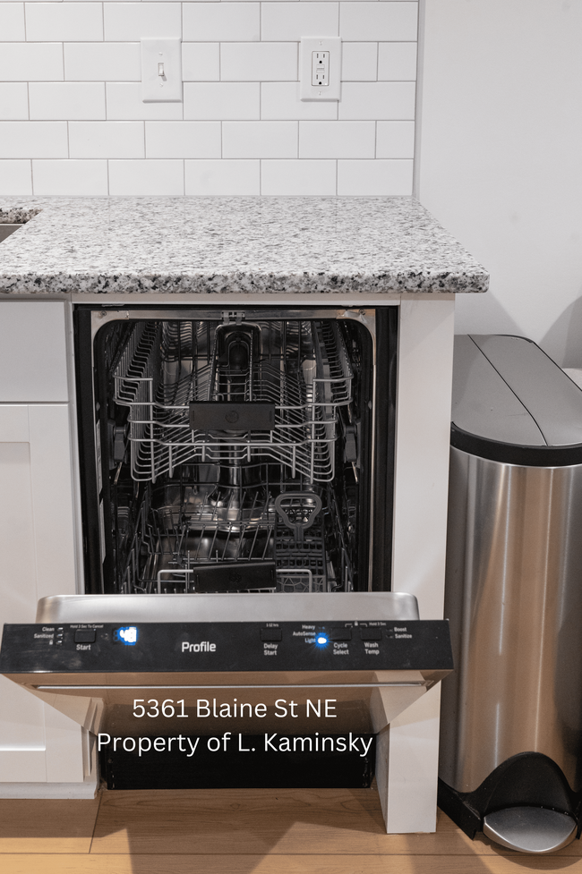 GE Profile dishwasher - 5361 Blaine St NE