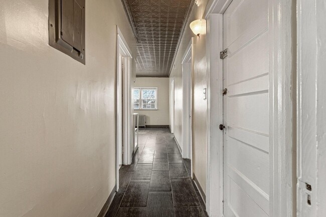 Building Photo - 1136 Avenue C