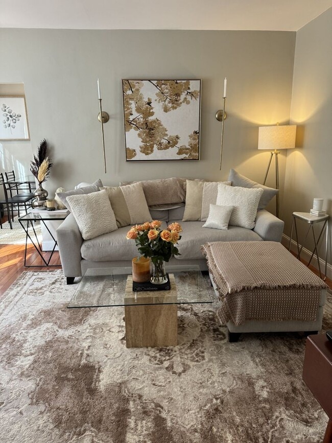 Building Photo - Check out this 1 bed in Fenway