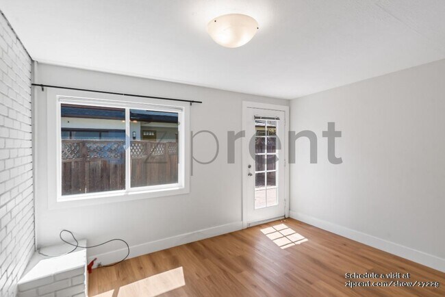 Building Photo - 96 Loyola Ave