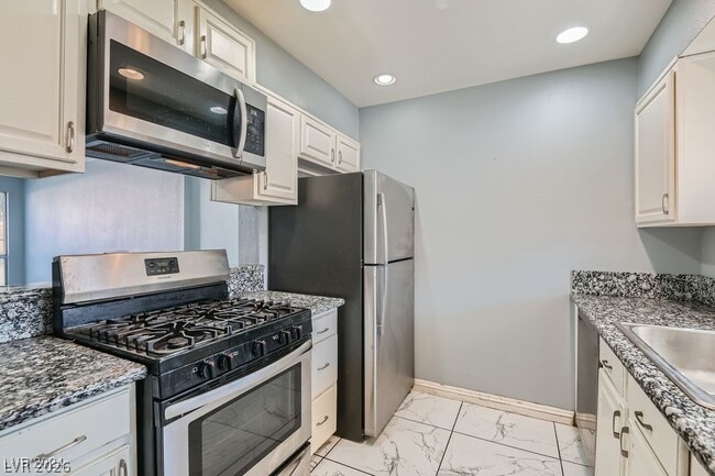 Building Photo - 6446 Ironbark Ln