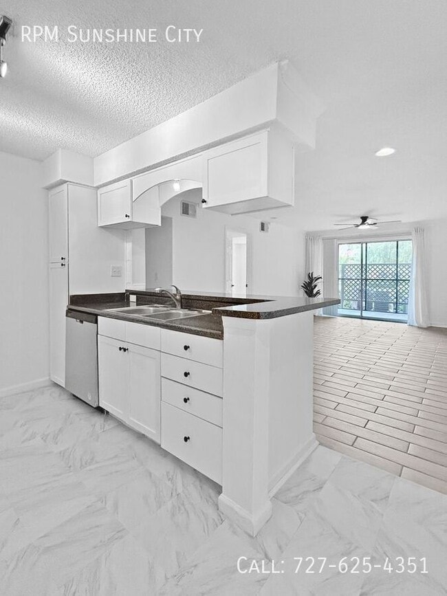 Building Photo - 2500 Winding Creek Blvd