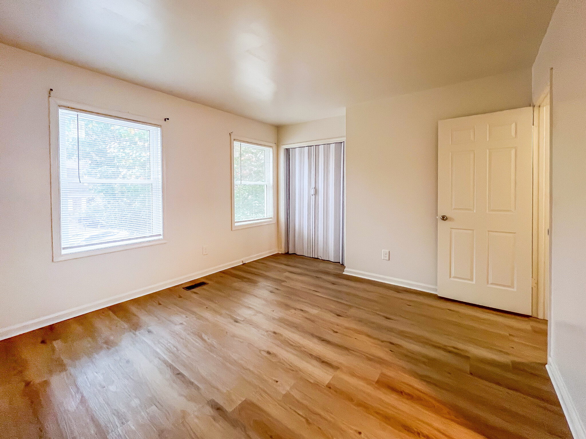 Building Photo - 26 Fox Hill Dr