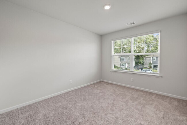 Building Photo - 4 Bedrooms Plus an Office on Cul De Sac