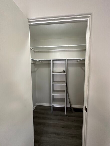 Building Photo - 429 Ventura Ave