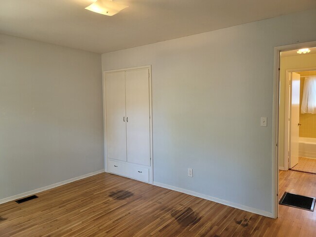 Building Photo - 1110 SE 113th Ave