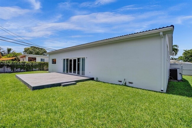 Building Photo - 8540 SW 20th St