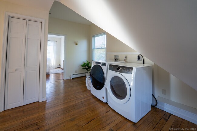 Building Photo - 4 Coburn Ave