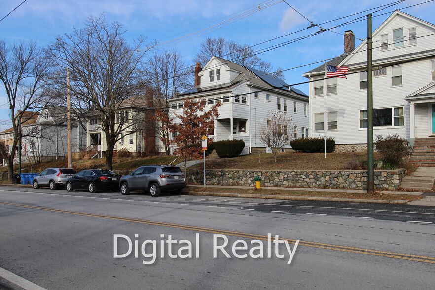 Front Exterior - 187 Trapelo Rd