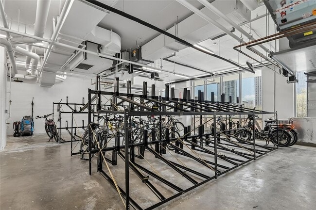 Building Photo - 400 Central Ave