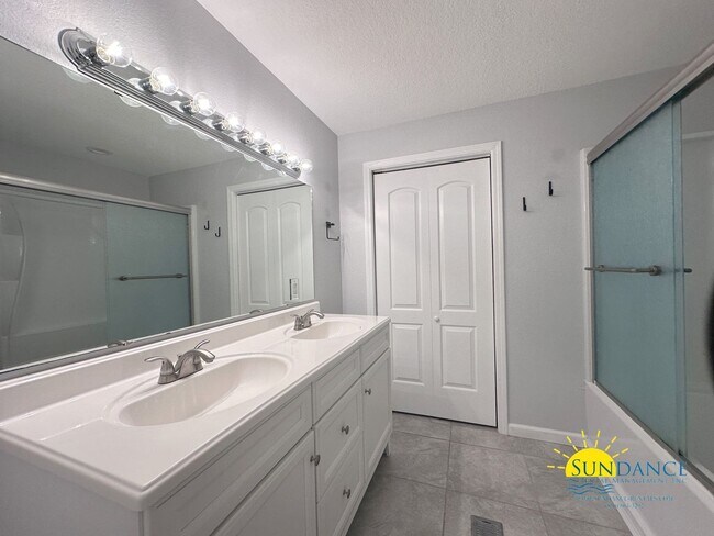 Building Photo - Beautiful 3 Bedroom Home in Fort Walton Beach!