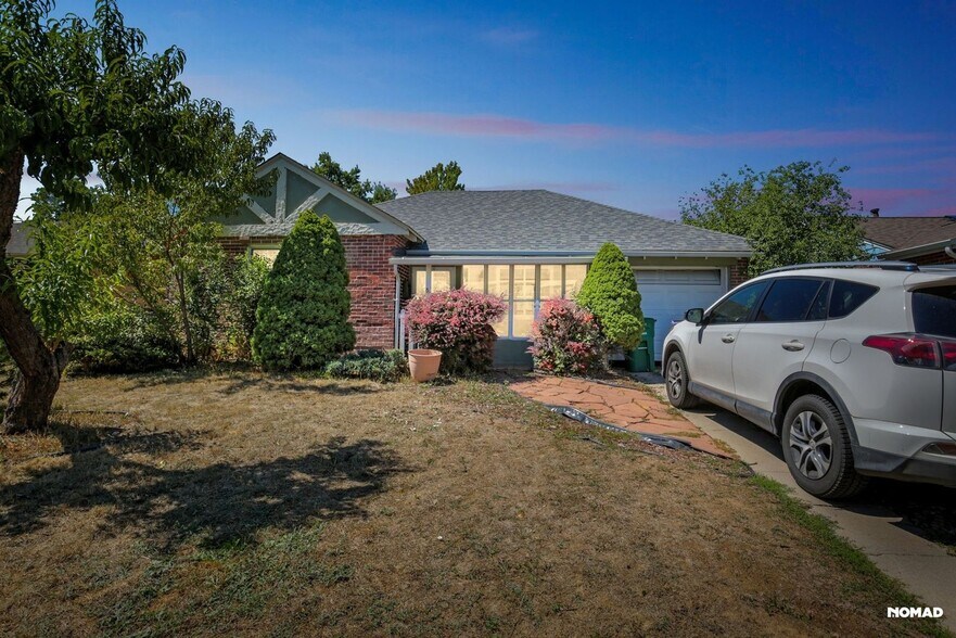 Primary Photo - 1139 Kearney St