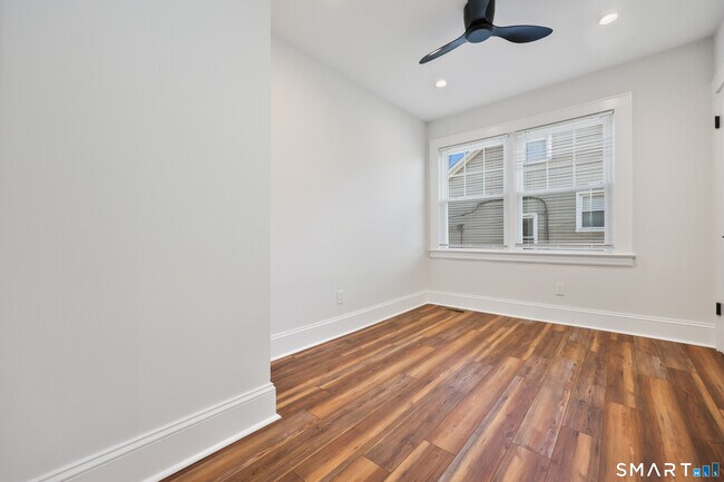 Building Photo - 60 Walter Ave