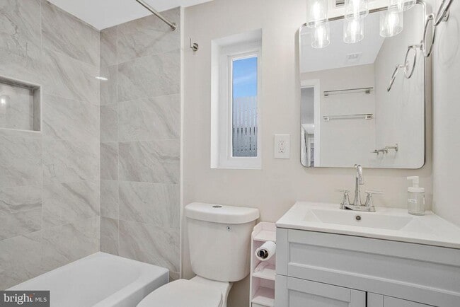 Building Photo - 1102 Carroll St