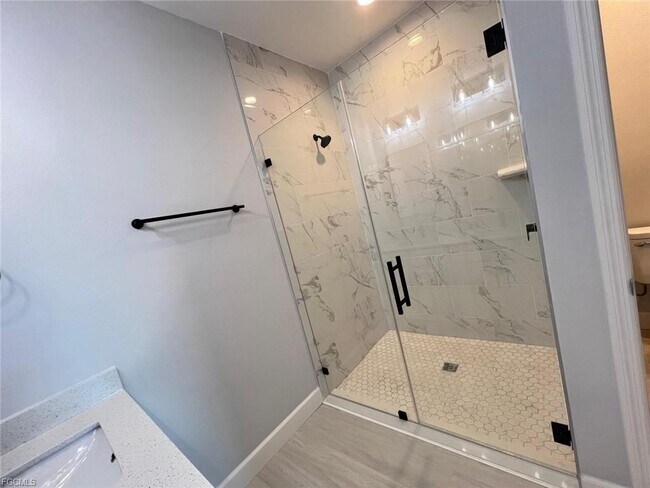 Building Photo - 2718 Helen Cir