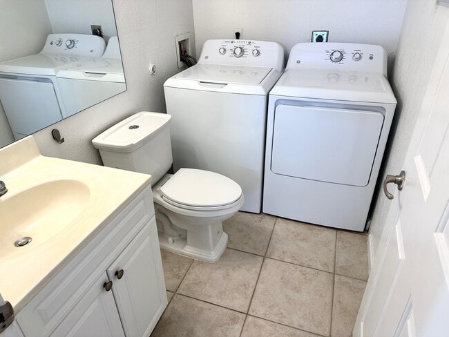 Building Photo - 8081 Severn Dr