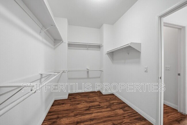 Building Photo - 7167 Elsa Ct