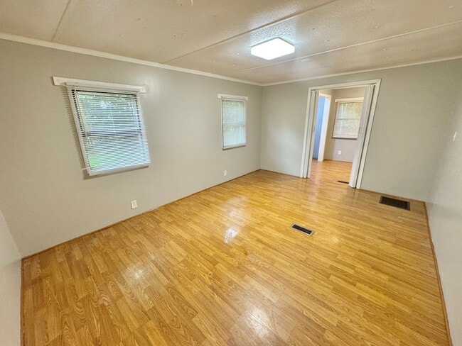 Building Photo - Statesville - HWY 90 - 3 Bedroom/ 1.5 Bath