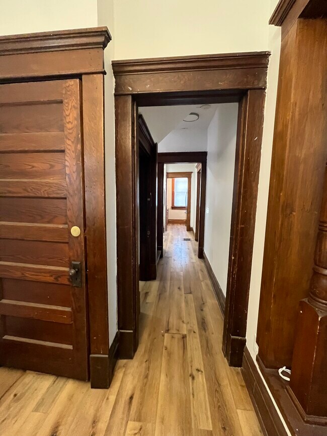 BEAUTIFUL FLOORING-LVT FIRST FLOOR - 32 E Northwood Ave