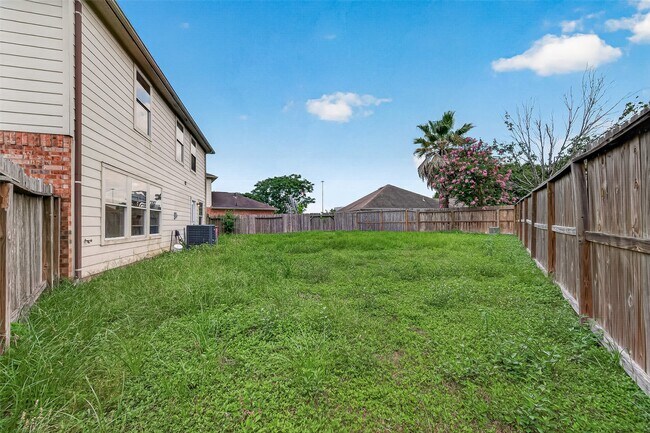 Building Photo - 19451 Nasworthy Dr