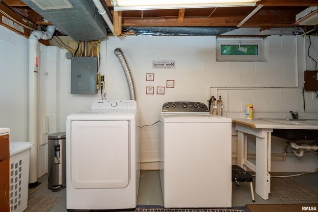 Building Photo - 4304 36th Ave