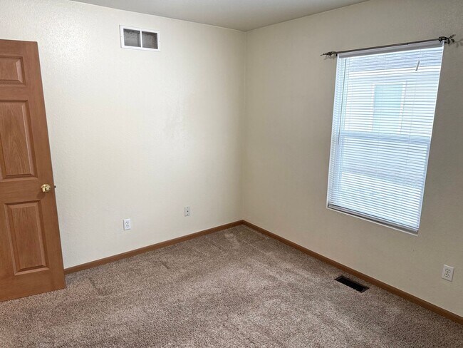 Building Photo - County Farm - 4180/4182