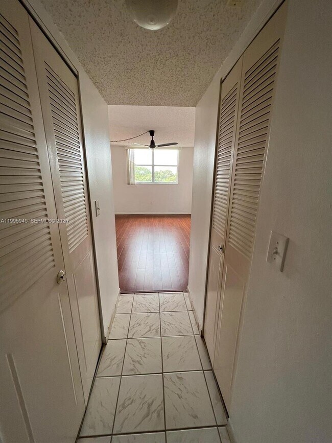 Building Photo - 1800 SW 81st Ave