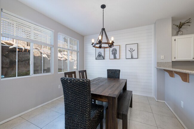 Building Photo - FULLY FURNISHED 2 BEDROOM CONDO IN THE NW WITH ATTACHED 2 CAR GARAGE