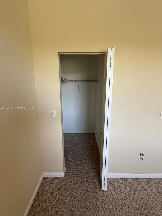 Building Photo - 1760 SW Via Rossa