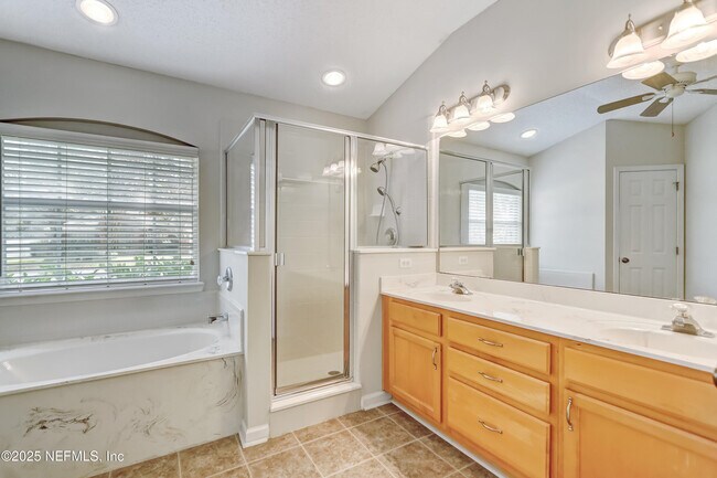 Building Photo - 749 Grand Parke Dr