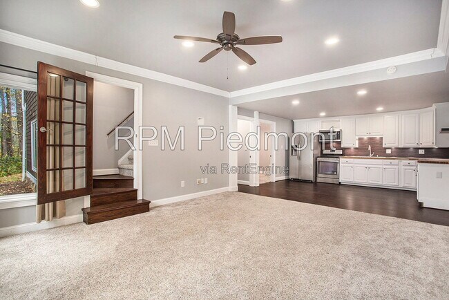 Building Photo - 630 Pine Point Trce