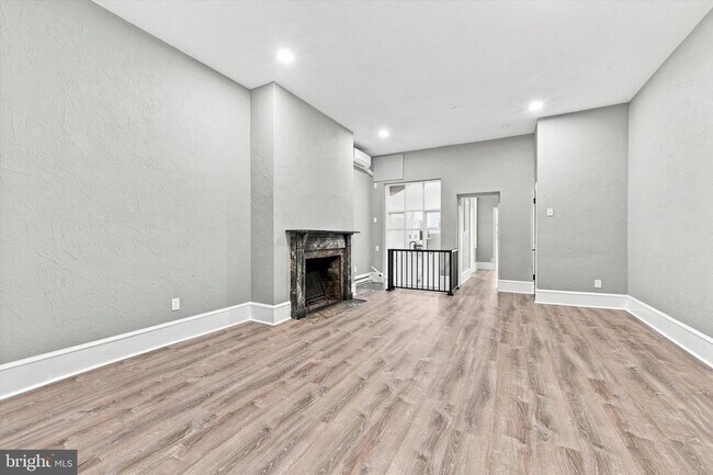Building Photo - 520 Spruce St