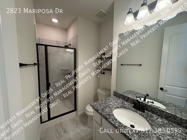 Building Photo - 2823 Mariposa Dr
