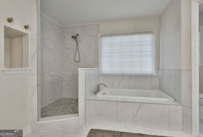 Building Photo - 1202 Loxley Cir