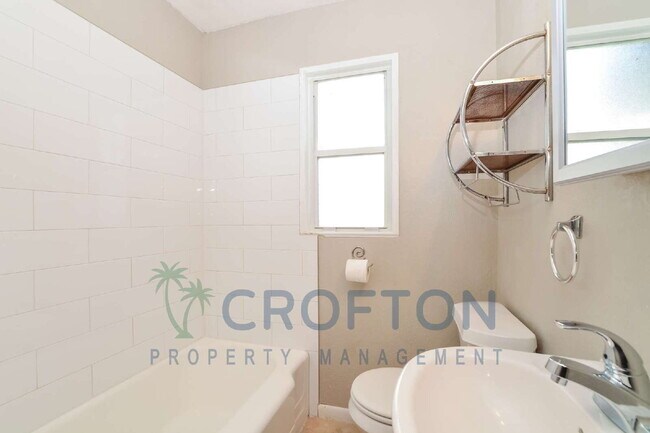 Building Photo - 350 Harris Ave