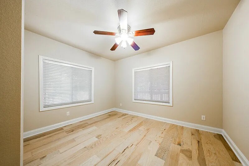 FRONT HOUSE Bedroom - 4521 Merle Dr