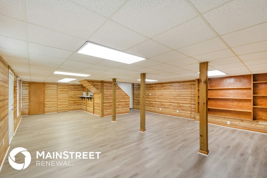 Building Photo - 102 Fairview Cir