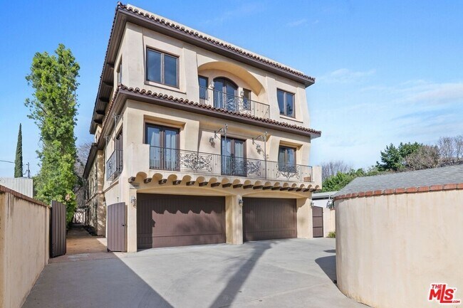 Building Photo - 12841 Landale St