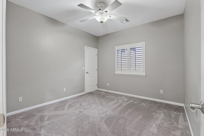 Building Photo - 10639 W Alex Ave