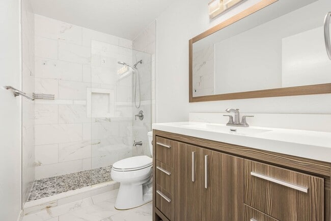 Building Photo - Limited Time Offer $2,500 rental rate! Spacious 2Bd/2Bath Condo located in The Ridge Community in...