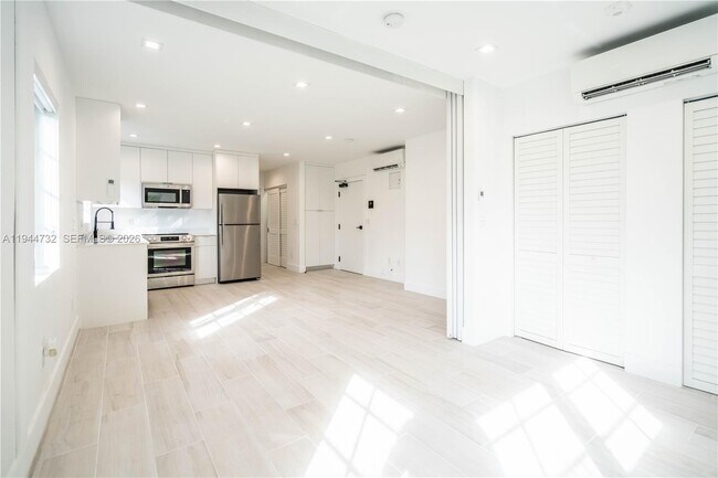 Building Photo - 960 Jefferson Ave