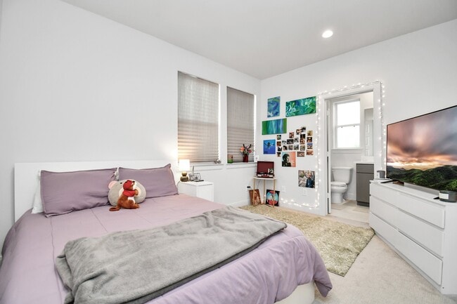 Building Photo - 1905 Maury St