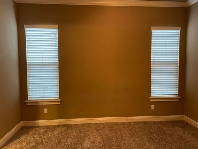 Building Photo - Absolutely Gorgeous 3 br 2.5 ba in a Gated Community