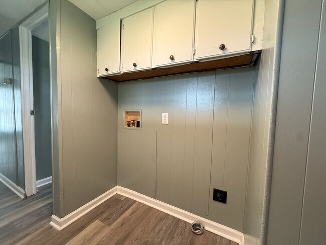 Building Photo - 2 Bedroom 1 Bathroom Home located in Greeneville, TN