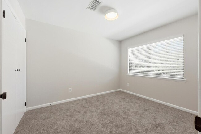 Building Photo - 1331 Cedar St