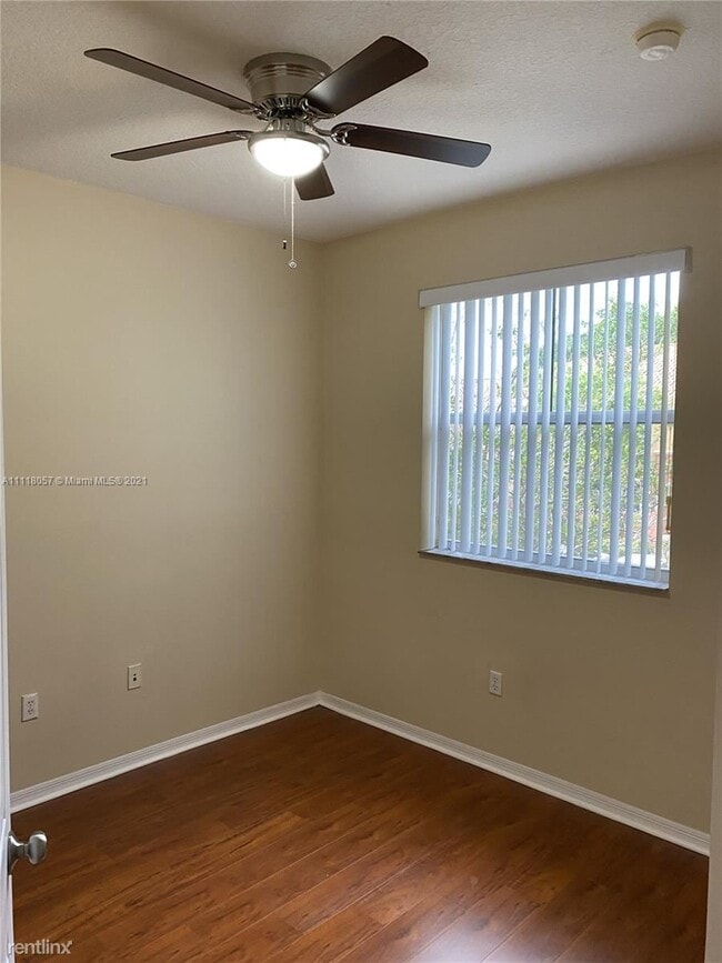 Building Photo - 3 br, 2.5 bath Townhome - 10671 SW 7th St ...