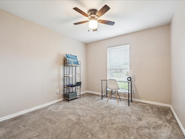 Building Photo - 6227 Creekside Ln