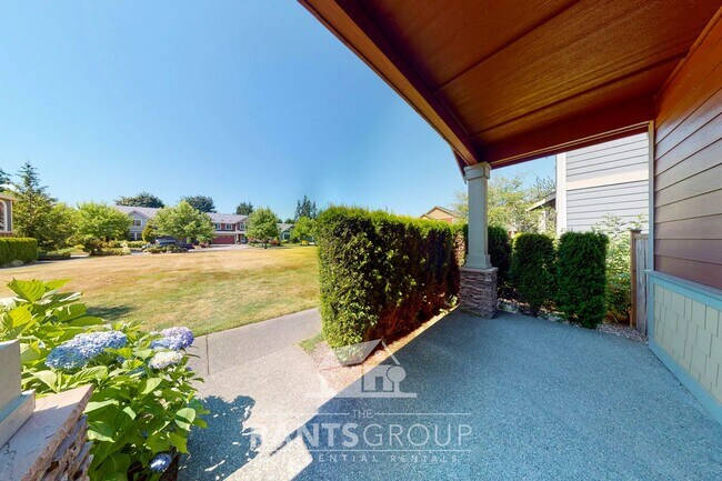 Building Photo - Beautiful Home In Puyallup! Easy JBLM Comm...