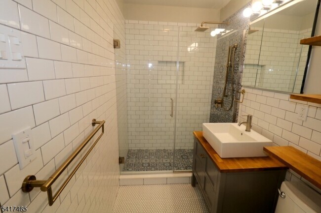 Building Photo - 111 Mulberry St